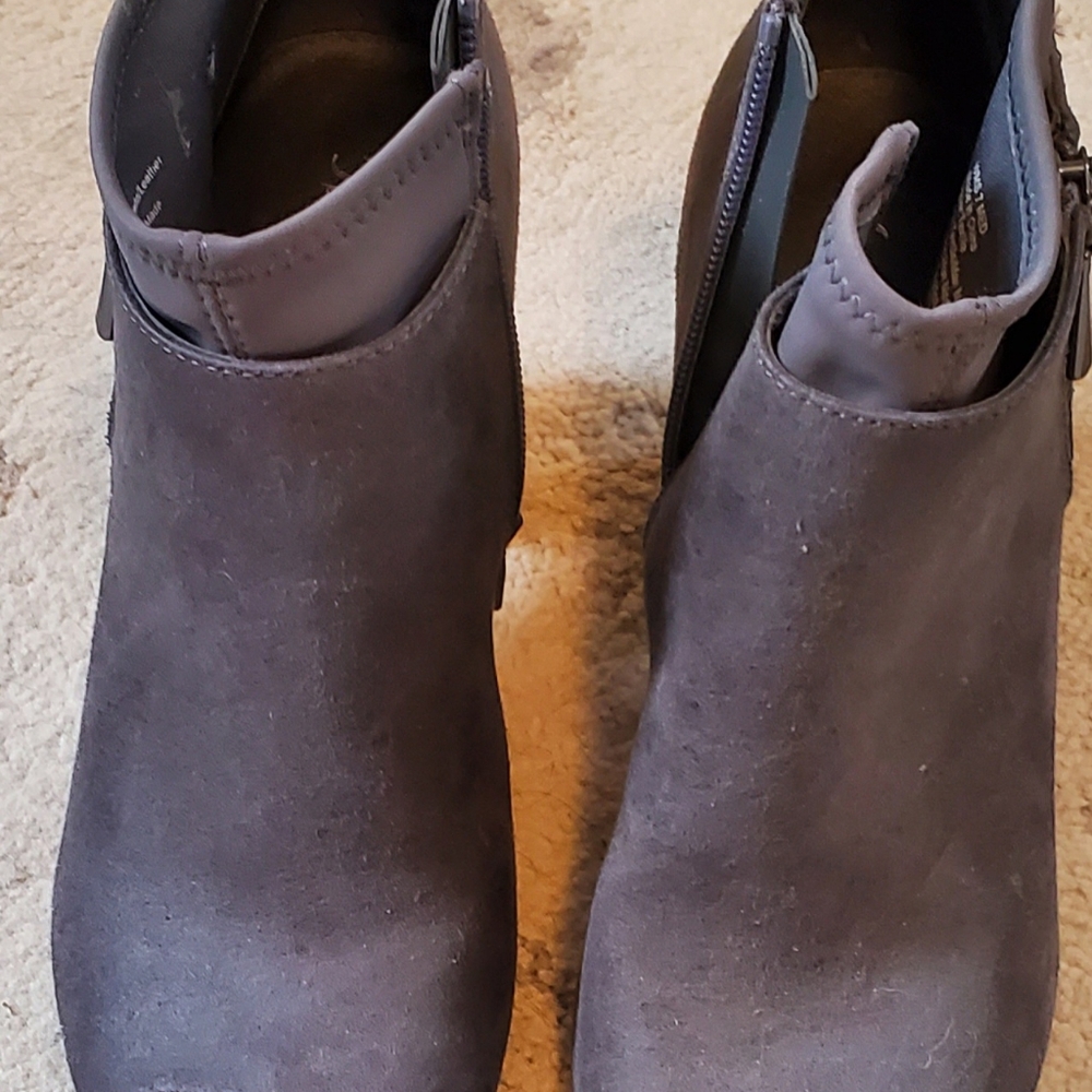 Stylish Open-toed Gray Ankle Boots